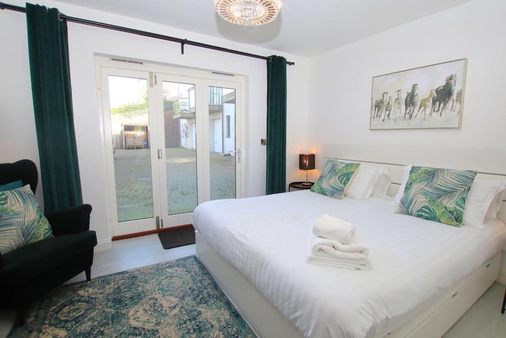 Market Street - 2 Bed Apartment *